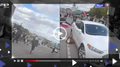 شاهد|| سائق سيارة يهاجم مسيرة مؤيدة للفلسطينيين في أمريكا
