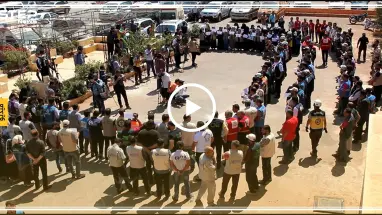 وقفة لمنظمات العمل الإنساني في الشمال السوري احتجاجاً على قصف ريفي إدلب وحماة