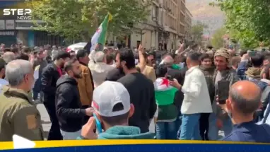 بالفيديو|| مؤيدون لحكومة الشرع يهاجمون متظاهرين معتصمين في دمشق