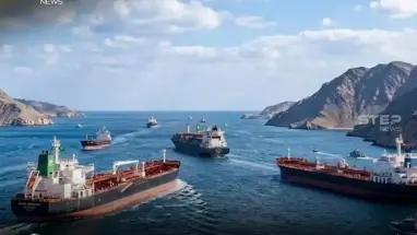 صورة لناقلات نفط تعبر مضيق هرمز
