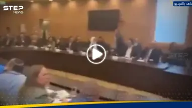 شاهد|| وسط تعالي الصرخات.. أقارب الأسرى الإسرائيليين يقتحمون جلسة للكنيست