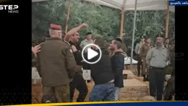 بالفيديو|| رجل يتهجم على عضو مجلس الحرب بيني غانتس خلال جنازة جنود إسرائيليين قُتلوا بالمغازي