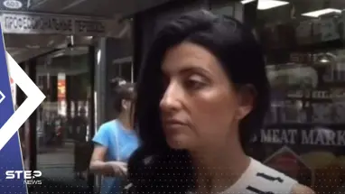 مسؤولة أمريكية تتعرض لموقف محرج وسط الشارع.. "قبلة على الهواء"