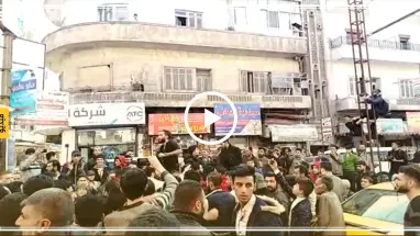 مظاهرة حاشدة في مدينة إدلب نصرة لمدينة كفرتخاريم المحاصرة
