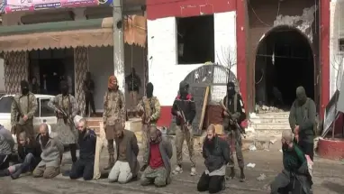 انتقامًا لمقتل قياداتها المهاجرين بتفجير أمس، تحرير الشام تُنفّذ حكم الإعدام بعناصر من التنظيم