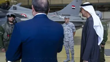 تفقّداً رسمياً مشتركاً لطائرة مقاتلة متطورة"