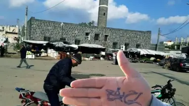 قتلى لميليشيا حزب الله بعبوة ناسفة في درعا، وأبناء مدينة طفس يتظاهرون ضد الأسد!!