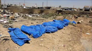 قوات النظام تكشف عن مقبرتين جماعيتين بالقرب من الميادين شرقي دير الزور!!
