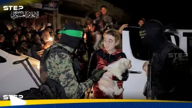 رهينة إسرائيلية محرّرة تكشف لأوّل مرّة تجربتها في أسر حماس رفقة كلبتها