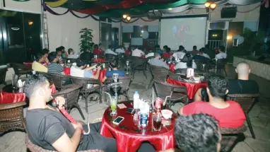 مديريَّة أمن أعزاز تُغلق مطعمًا بسبب تشجيع "منتخب البراميل" !!