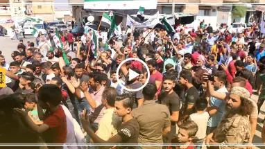 أهالي إدلب يتظاهرون في مدينة بنش ويؤكدون على استمرار الثورة حتى إسقاط النظام
