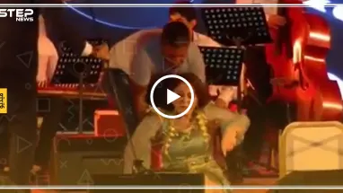 بالفيديو.. سقوط الفنانة الموالية للأسد ميادة الحناوي خلال فعاليات مهرجان بتونس