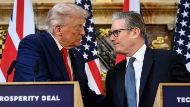 اتصال هاتفي يبحث الحرب في الشرق الأوسط وانتقادات أمريكية لبريطانيا