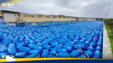 شاهد|| سيول قوية تجرف مئات اسطوانات الغاز في مدينة اللاذقية بسوريا