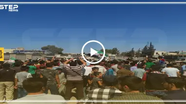 مظاهرة حاشدة بالقرب من باب الهوى تهتف ضد النظام السوري وهيئة تحرير الشام