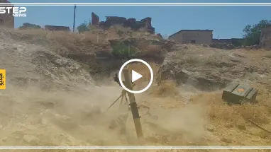 شاهد استهداف قوات المعارضة تجمعات قوات النظام المتواجدة في حرش الكركات غربي حماة بقذائف الهاون وتحقيق إصابات مباشرة