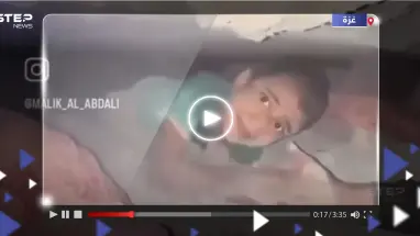 مشهد يحبس الأنفاس.. إنقاذ طفل فلسطيني من تحت الأنقاض ورد فعل غير متوقع لحظة خروجه