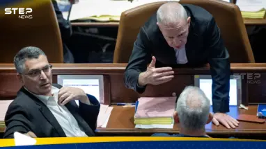 رئيس الوزراء الإسرائيلي السابق يثير غضب وزير الدفاع ويكشف عن عملية بقلب إيران