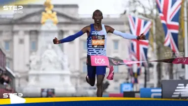 حادث سير يودي بحياة حامل الرقم القياسي العالمي في سباق الماراثون