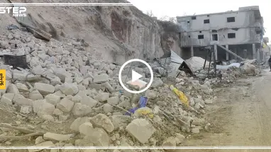 انفجار مستودع ذخيرة في بلدة دركوش بريف إدلب إثر استهدافه بالطيران الروسي