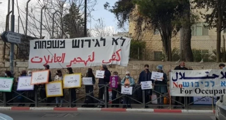 اشتباكات في حي الشيخ جراح بين متظاهرين والشرطة الإسرائيلية وتخوف من عودة الصراع الفلسطيني الإسرائيلي