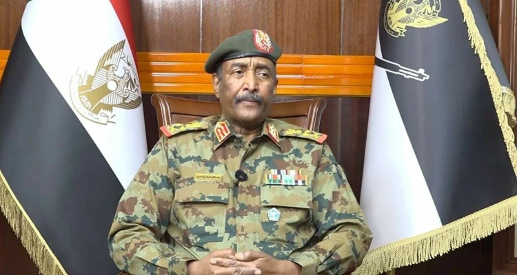 بعد استقالة حمدوك.. البرهان يصدر تصريحات لافتة والسلطات السودانية تعلن إغلاق كل جسور الخرطوم