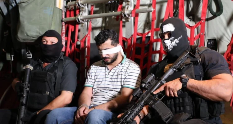 شاهد|| العراق يعلن القبض على "أبو عبيدة بغداد" بعد ملاحقة مخابراتية معقدة خارج البلاد