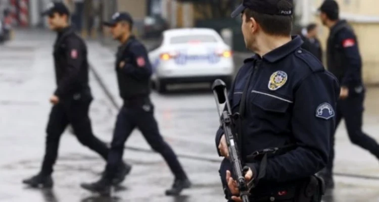 الاستخبارات التركية تعتقل 8 أشخاص خططوا لخطف مسؤول عسكري إيراني سابق