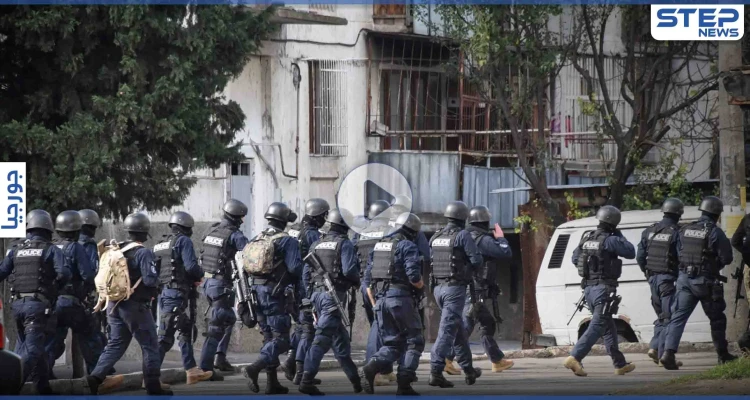 بالفيديو|| اعتقال زعيم معارضة في جورجيا واستخدام الغاز المسيل للدموع في مداهمة مقر حزبه