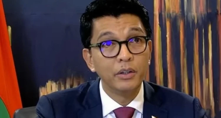 نجاة رئيس مدغشقر من محاولة اغتيال.. والبلاد تواجه ظاهرة طبيعية "خطيرة" تهدد أكثر من 1.14 مليون شخص