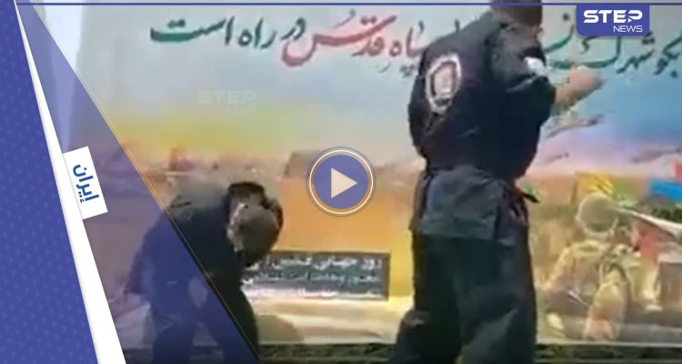 بالفيديو|| عنصر من الحرس الثوري الإيراني يستعرض قواه فيصيب زميله بـ"منطقة حساسة"