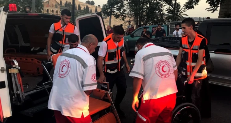 الهلال الأحمر الفلسطيني: تعاملنا مع 50 جريحاً سقطوا اليوم في المسجد الأقصى ونابلس.. والأعداد مرشحة للارتفاع