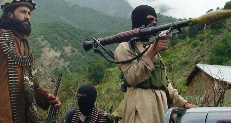 الرئيس الأفغاني يتخذ خطوة غير مسبوقة لمواجهة مد طالبان ويأمر بتسليح السكان المحليين