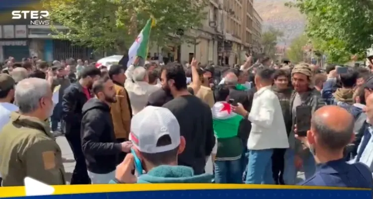 بالفيديو|| مؤيدون لحكومة الشرع يهاجمون متظاهرين معتصمين في دمشق: أخبار