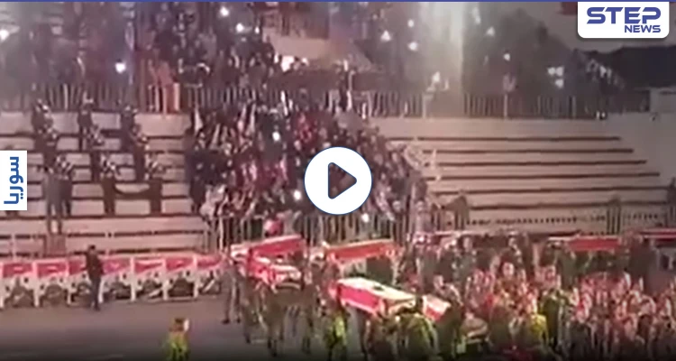 بالفيديو|| بموكب كبير .. لواء القدس يشيع 46 قتيلاً قضوا قبل سنوات في حلب