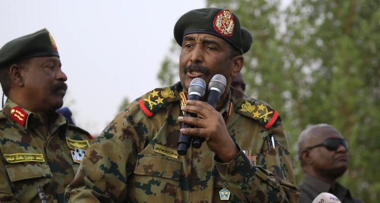 رئيس المجلس السيادي السوداني يؤكد رغبتهم بحل قضية سد النهضة والعودة إلى المجتمع الدولي