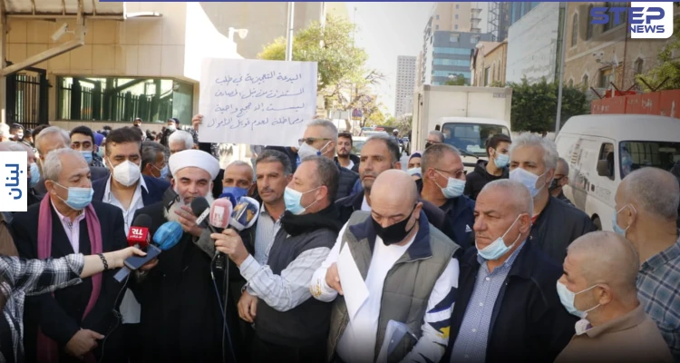 اعتصام أمام المحكمة العسكرية في بيروت وانتشار أمني كثيف.. وأهالي الطلاب يحطمون واجهات المصارف (فيديو وصور)
