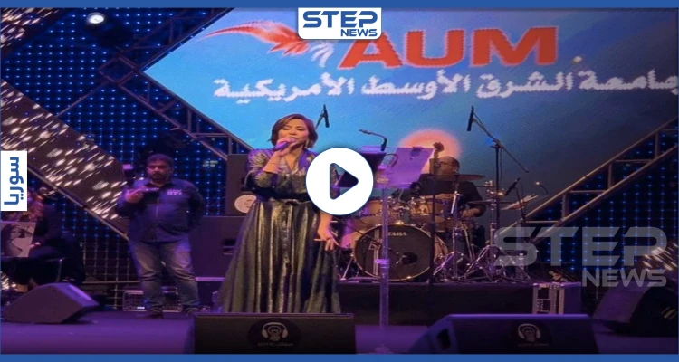 بالفيديو|| في حفلٍ ضخم بالكويت شيرين تطلب من زوجها حملها.. شاهد ردّة فعله أمام جمهورها