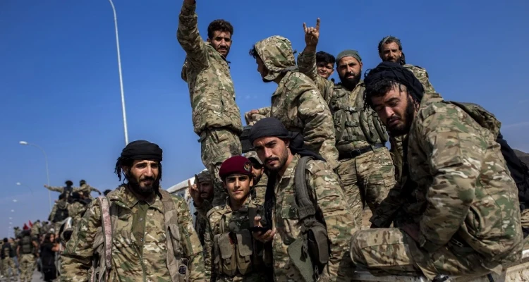 أولى دفعات المرتزقة السوريين تغادر ليبيا تمهيداً لسحبهم تخللها إطلاق نار واعتراض على "الواسطة"