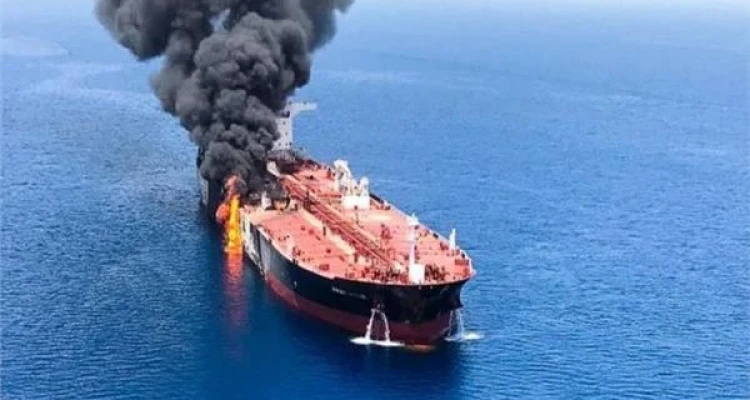 إسرائيل تحمل هذه الجهة مسؤولية استهداف سفينتها ببحر العرب.. ومصادر تكشف الخسائر طريقة الهجوم