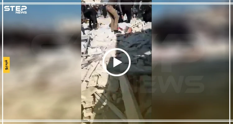 فيديو|| البارجات الروسية تقصف مخيمات النزوح قرب الحدود التركية.. والطيران يوقع مجزرة بسراقب