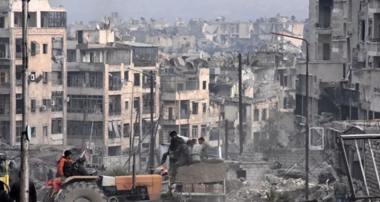 النظام يُقرّر إخلاء الأبنية المهددة بالانهيار في مدينة حلب