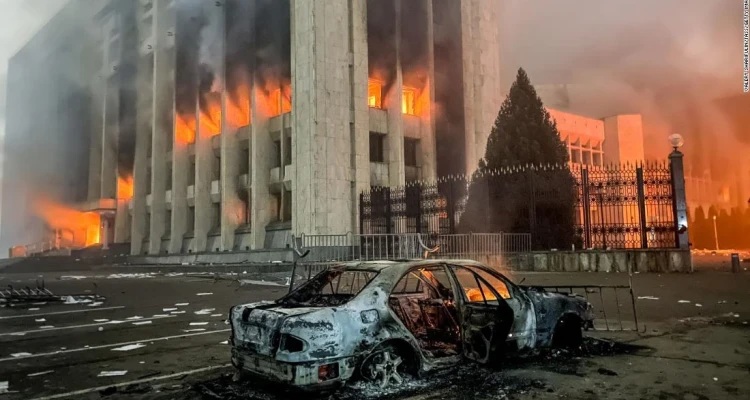  رئيس كازاخستان يطمئن بوتين حول مصير بلاده ودولة عربية تفقد الاتصال بالقائم بأعمال سفارتها هناك