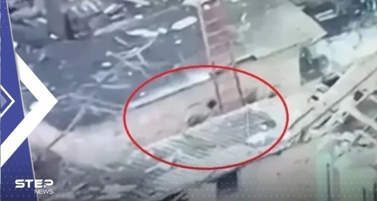 طائرة درون أوكرانية توثق مشهداً "صادماً" لما فعله جنود روس بقائدهم الجريح (فيديو)