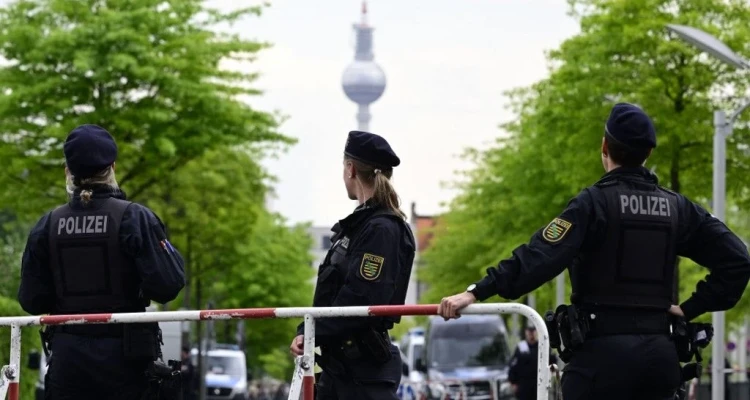 ألمانيا تعتقل مواطناً يعمل في الجيش بتهمة التجسس لمصلحة روسيا