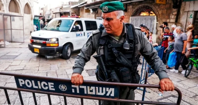 بالفيديو|| عملية طعن نفذتها فتاة فلسطينية بحي الشيخ جراح في القدس واستنفار للقوات الإسرائيلية بحثاً عنها
