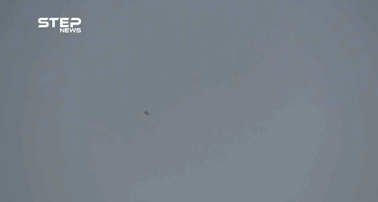 بالفيديو شاهد لحظة تنفيذ الطيران الحربي على قريتي الزكاة وحصرايا شمالي حماة