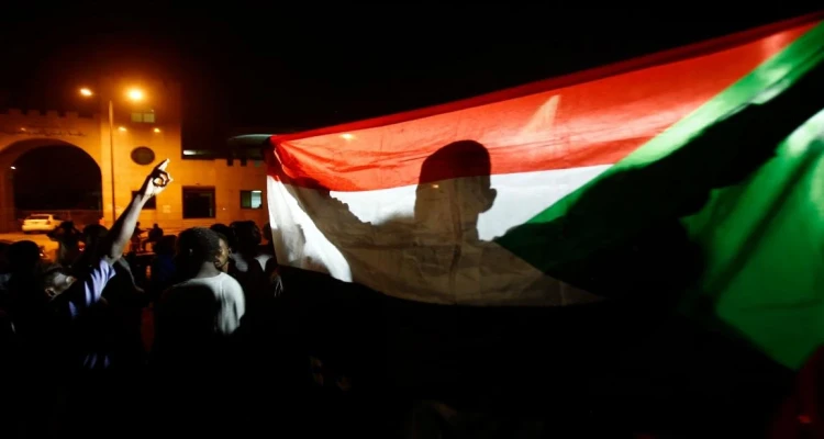 تطورات السودان: واشنطن تدعو لأمرٍ هام وممثل الأمم المتحدة يؤكد انقطاع الاتصالات في البلاد