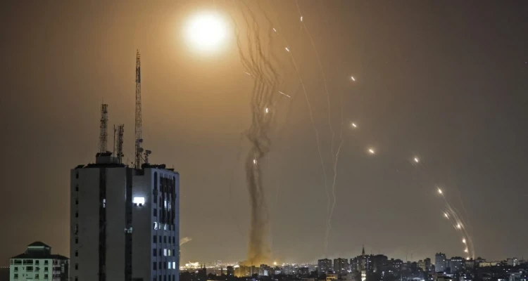 بعد إرسال معلومات سرية.. اتصال هاتفي بين وزيري الدفاع الإسرائيلي والأمريكي