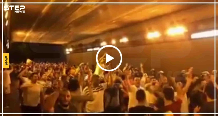 الشعب يريد إسقاط النظام.. "الواتس آب" يشعل ثورة في لبنان (فيديو)